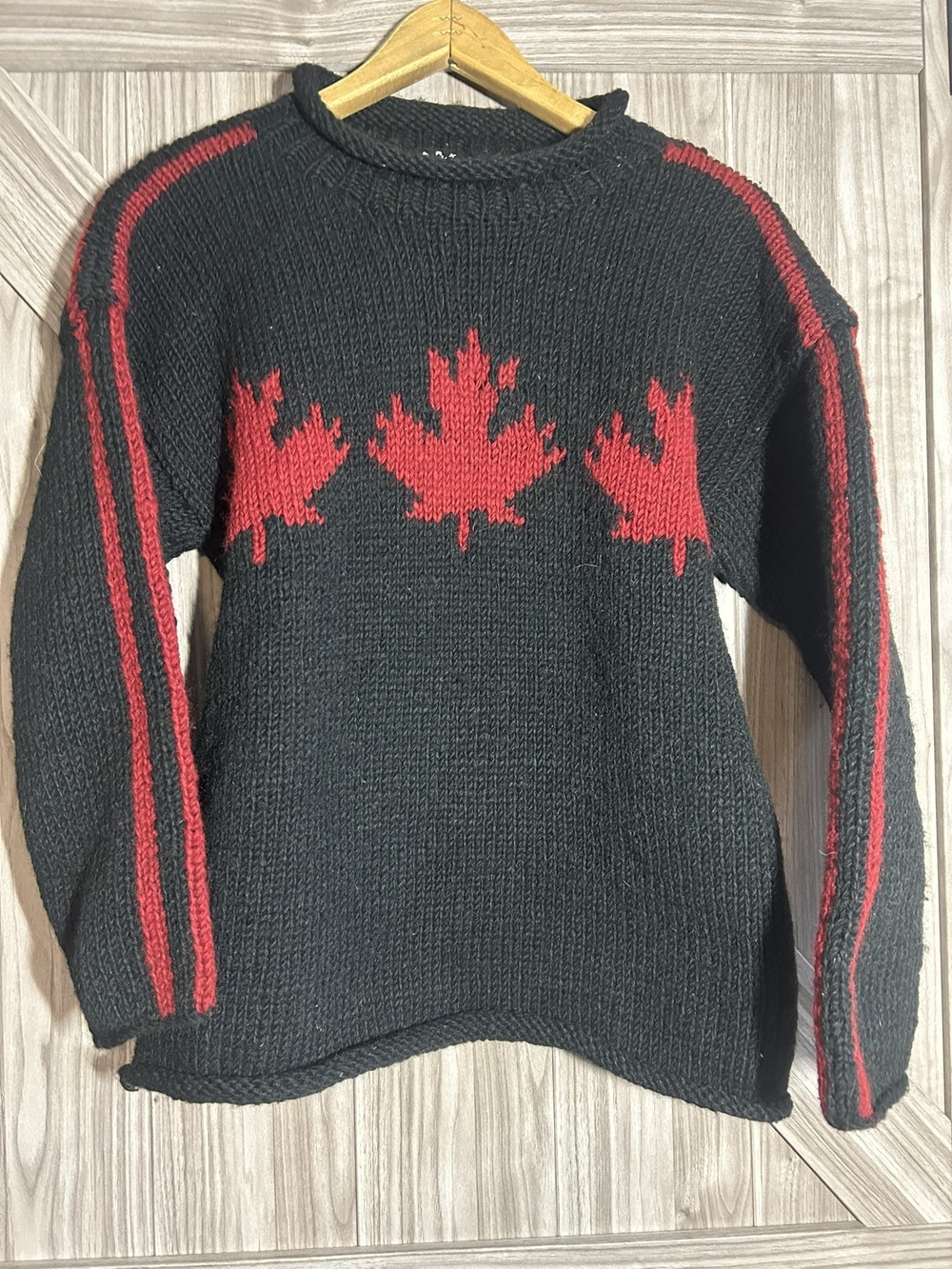 Vintage Ark Imports Chunky Wool Maple Leaf Canada Sweater Small